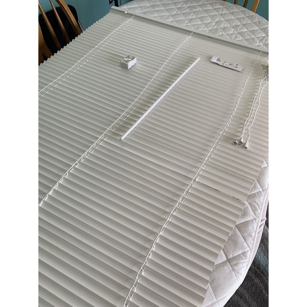 UNITED SHADE 39’’ W X 53’’ H 1" WHITE RV SHADE METAL HEAVY DUTY NEW ADJUSTABlE😀